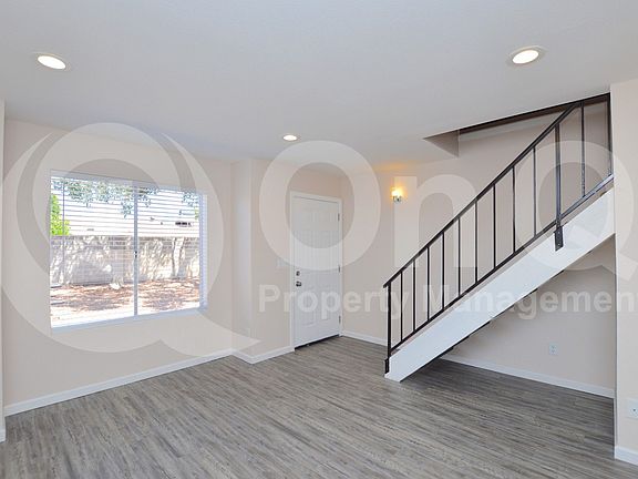 3rd image of 1418 E Knoll Cir APT 3