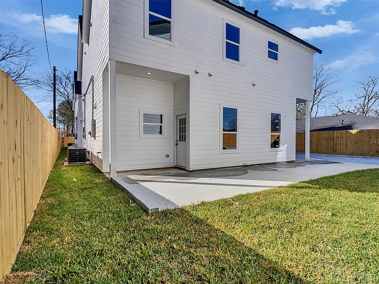 5128 Clover St #B — Photo 26