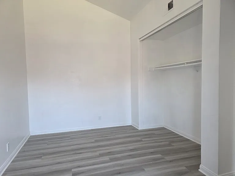 1227 E Pasadena St #1227 — Photo 3