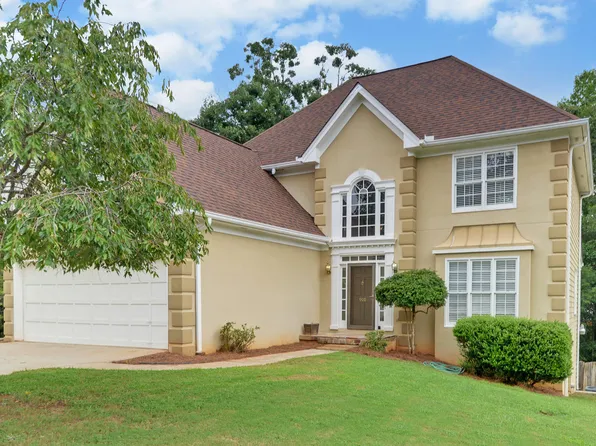900 Secret Cove Dr, Sugar Hill, GA 30518