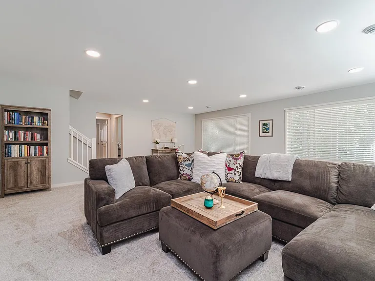 5175 Ranchview Ln N — Photo 27