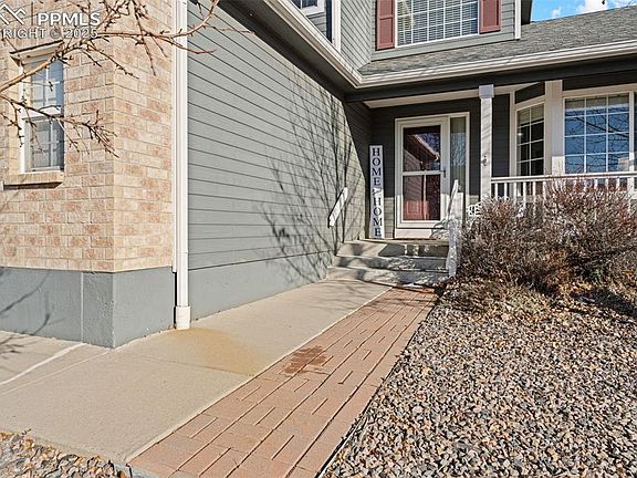 3rd image of 5833 Huerfano Dr