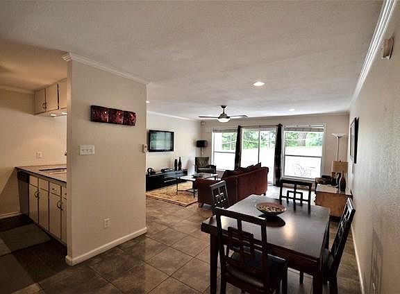 3rd image of 1818 S Lakeshore Blvd APT 2