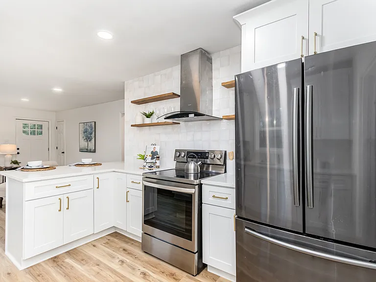 209 E Lavender Ave — Photo 6