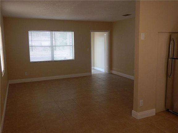 3rd image of 2534 Roosevelt St