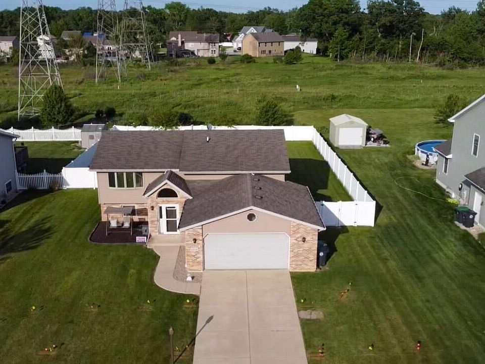 1st image of 1115 Lakeside Dr