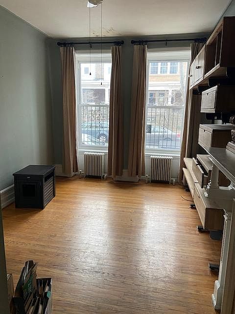 2nd image of 850 N 22nd St #1F