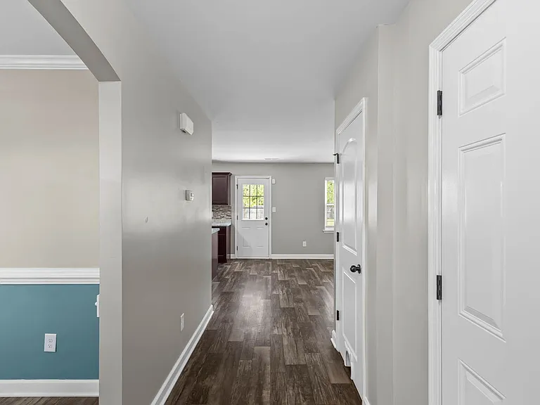719 Addor Dr — Photo 9