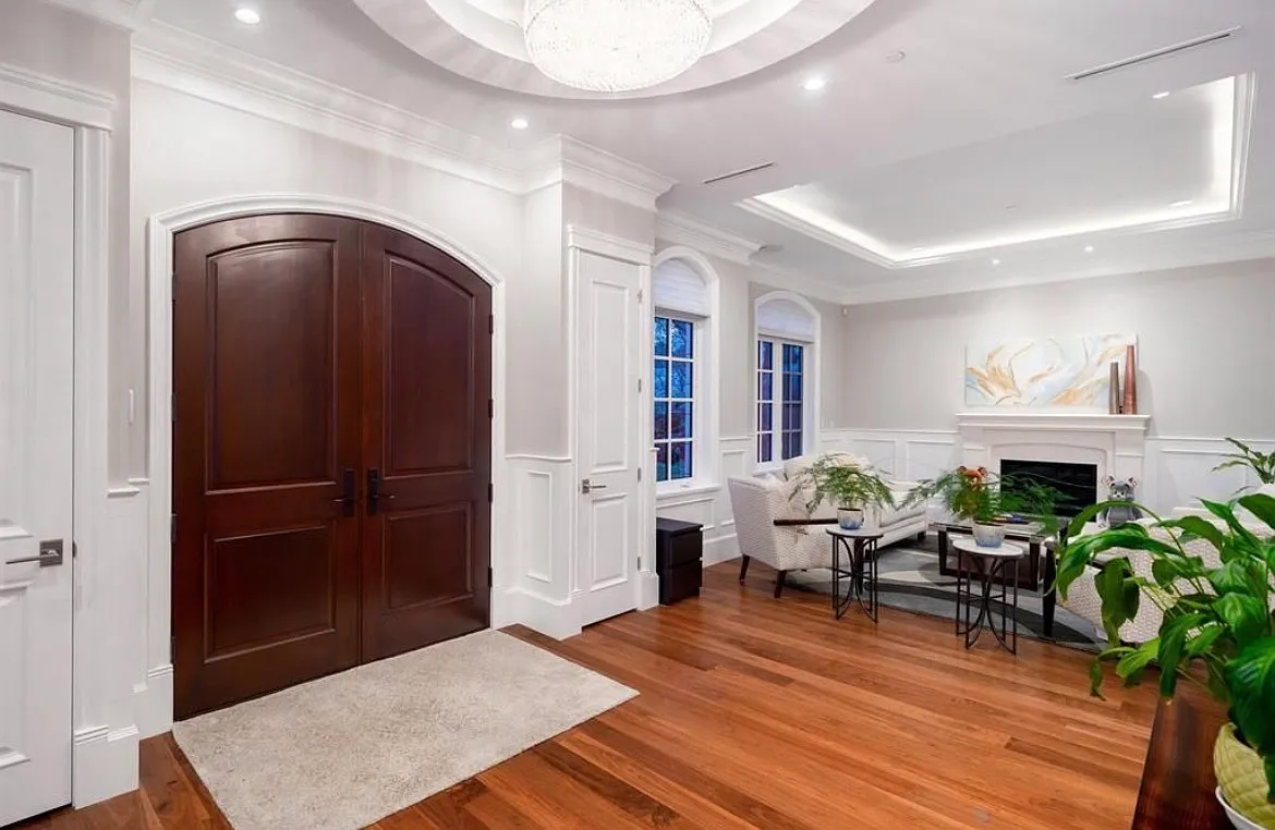 5 bed, 6.5 bath, 4618 sqft, $12,000 — Photo 2