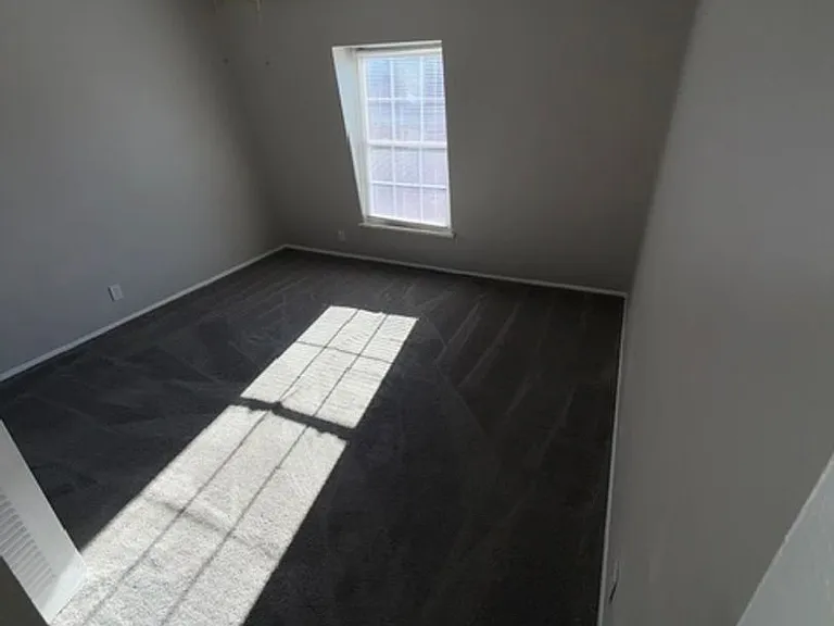 Naveen Pine Apartments — Photo 2