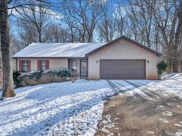 107 Chasewood Ct, Vinton, VA 24179