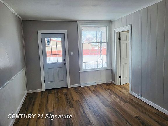 2nd image of 721 Lyon St