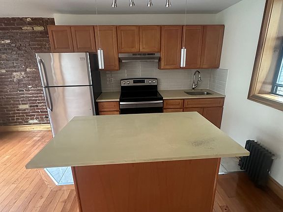 2nd image of 2016 Davidson Ave #3
