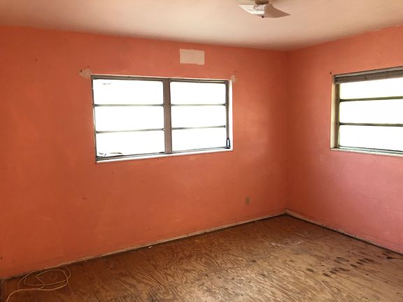5th image of 4242 4th Ave S