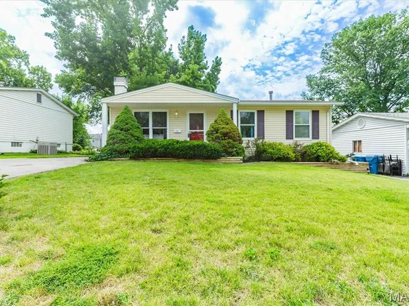 5407 Ville Rosa Ln, Hazelwood, MO 63042