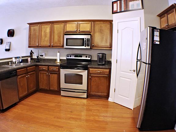 5th image of 2555 New Holland Cir