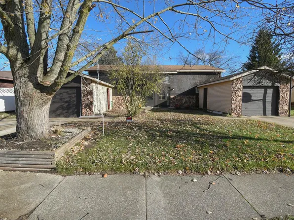 5862 Pine Vista St SE, Kentwood, MI 49548