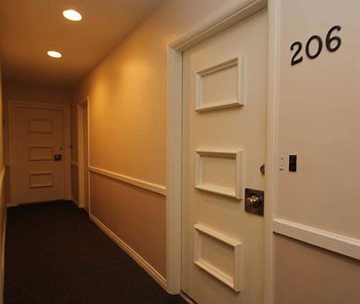 5th image of 705 Westmount Dr APT 206
