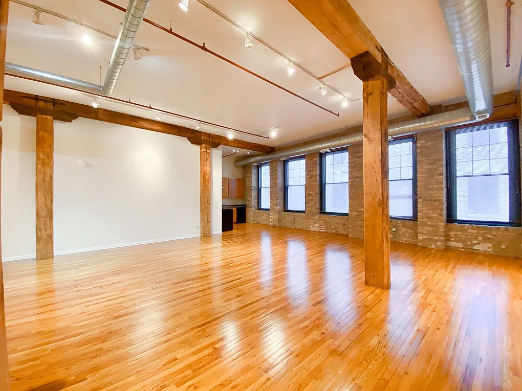 845 W. Fulton Market St. — Photo 3