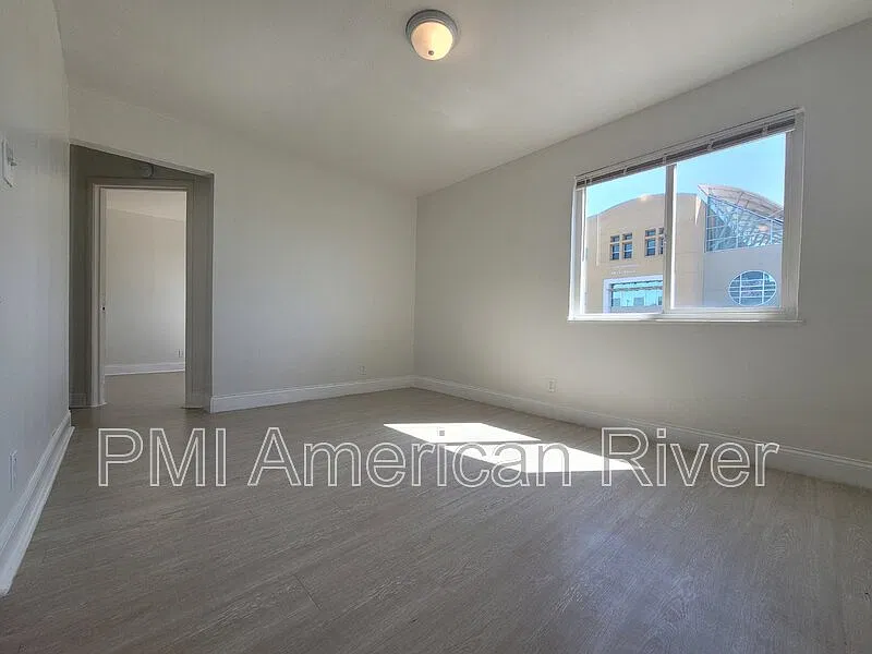 1 bed, 1.0 bath, 455 sqft, $1,095 — Photo 3