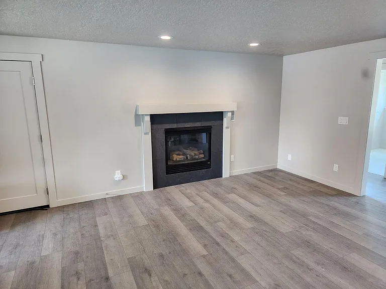 5160 S Greenacres Pl — Photo 9
