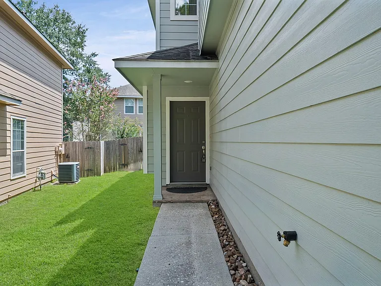 11 Scenic Brook Ct — Photo 3