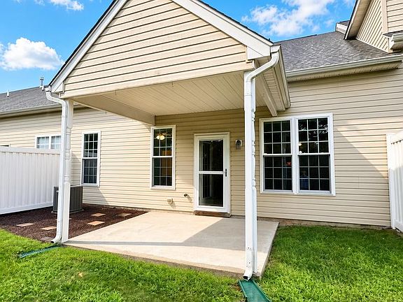 3rd image of 206 Dorchester Dr