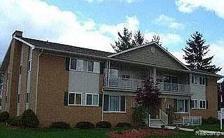 6194 Richards Photo 1