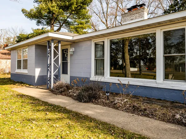 28696 Middle Crossing Rd, Dowagiac, MI 49047