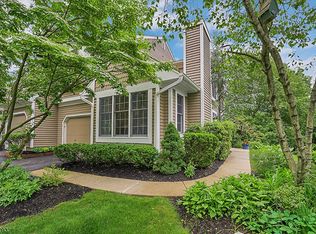 4 Spencer Dr, Bedminster, NJ 07921