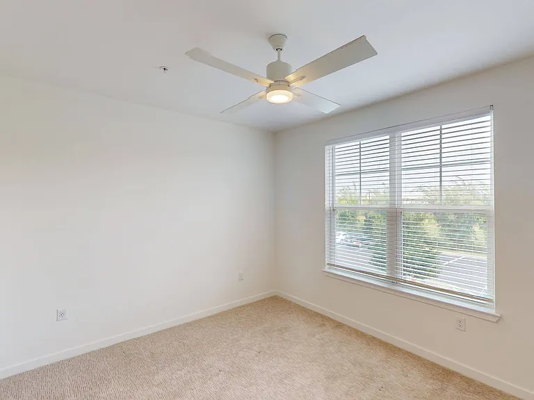 Essex Luxe Apartments — Photo 59