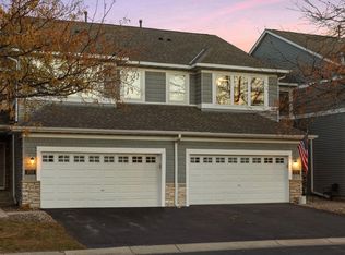 2715 Spy Glass Dr, Chaska, MN 55318