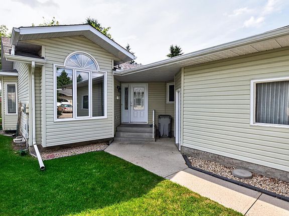 3rd image of 51 Alton Dr #117