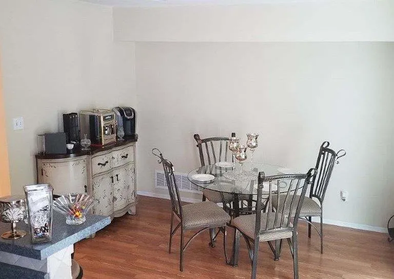 241 Larchwood Ct — Photo 11
