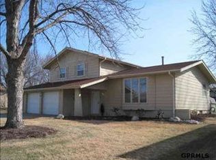 9905 Mockingbird Dr, Omaha, NE 68127