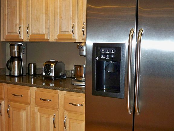 Cherry Cabinets, Stainless Hardware