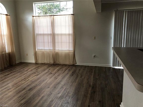 4th image of 8582 Hawksbridge Ct