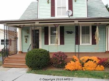 1st image of 958 Woodstock Ln