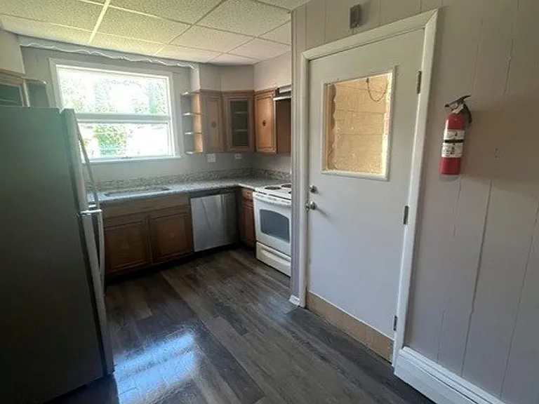 126 E High St — Photo 12