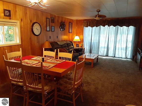 4th image of 1319 Poplar Dr NE