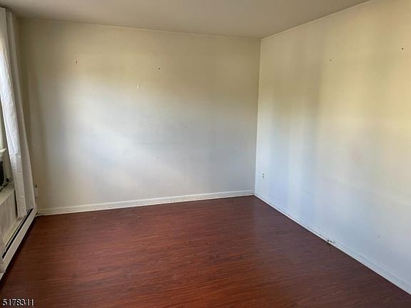 3rd image of 121 Harrison St #1F