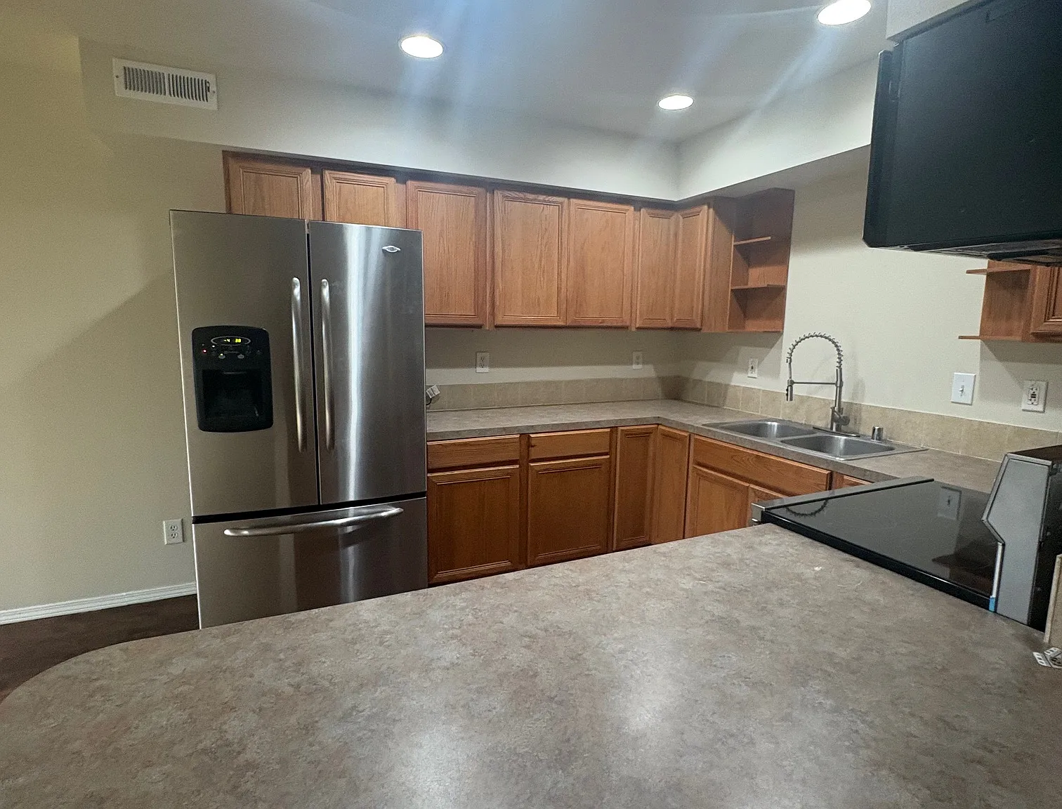 2 bed, 2.5 bath, 1300 sqft, $2,195 — Photo 4