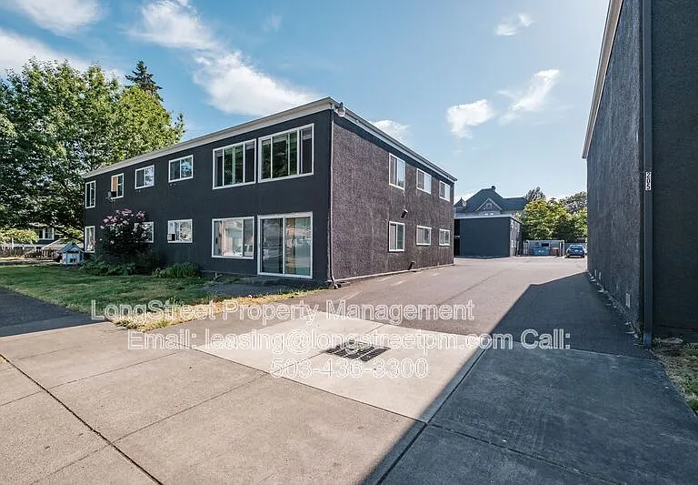 208 5th Ave SE #208 — Photo 2