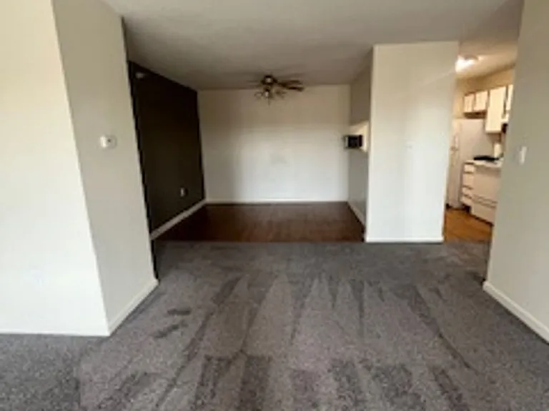 Ashley Square Apartments — Photo 57