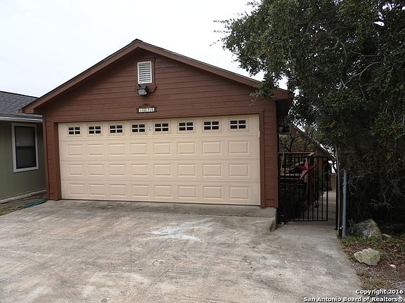 4th image of 1072 Pebble Beach Dr NW