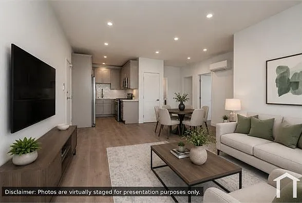 3 bed, $2,695 — Photo 2