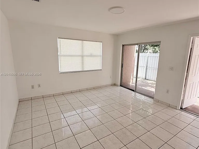 2645 SW 28th Ct #2647 — Photo 3