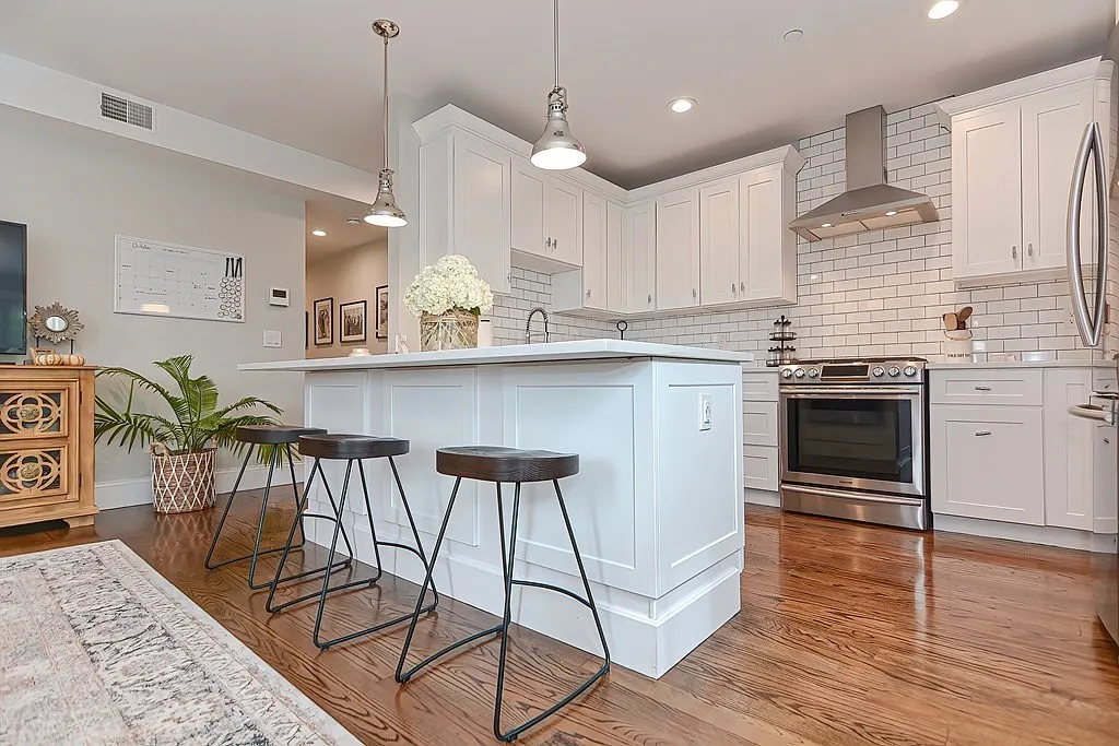 Building Photo - 52 River St #7