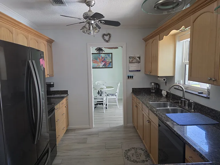 208 S Mars Ave — Photo 3