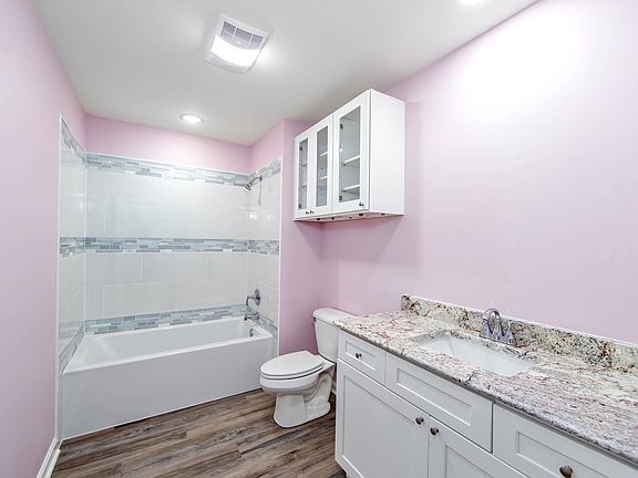 5th image of 1300 Lafourche Dr #205